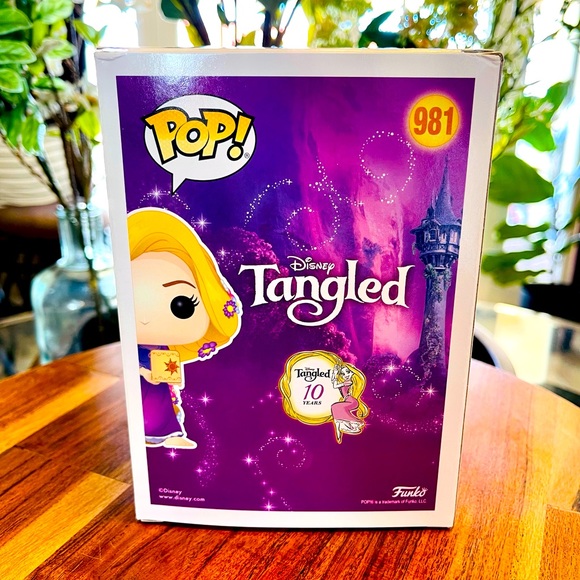 Rapunzel with Lantern Funko Pop! #981 - Picture 9 of 9